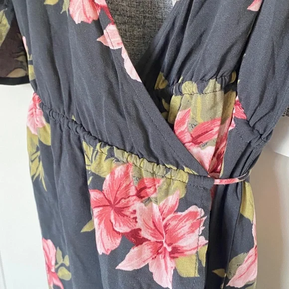 NWT O’Neill Dress Sz XS Cecilia Grey Pink Floral Wrap Around Cold Shoulder - Picture 8 of 9